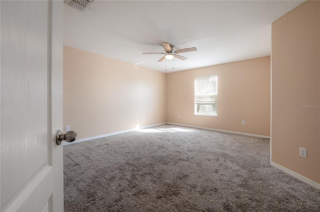 En Venta: $375,000 (4 camas, 2 baños, 2441 Pies cuadrados)