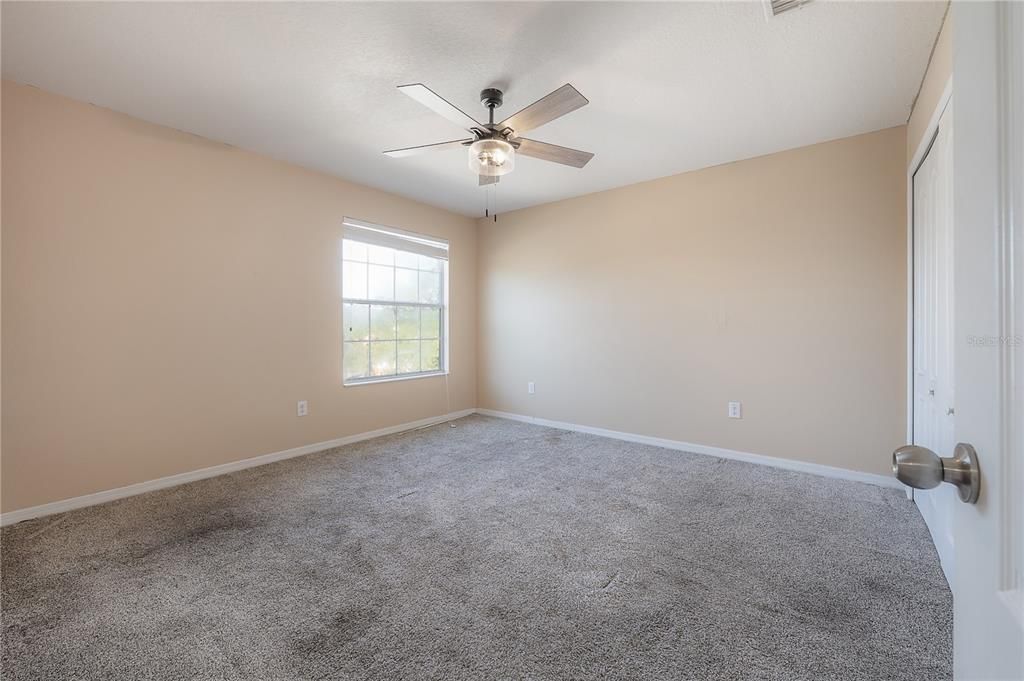 En Venta: $375,000 (4 camas, 2 baños, 2441 Pies cuadrados)