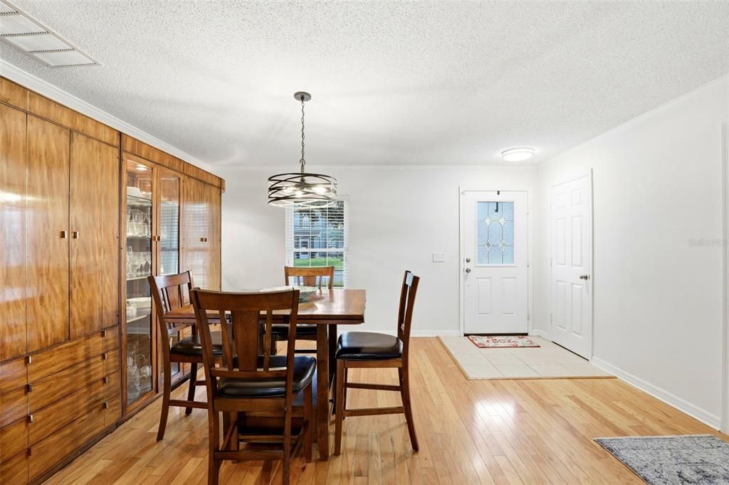 На продажу: $595,000 (4 спален, 3 ванн, 3310 Квадратных фут)