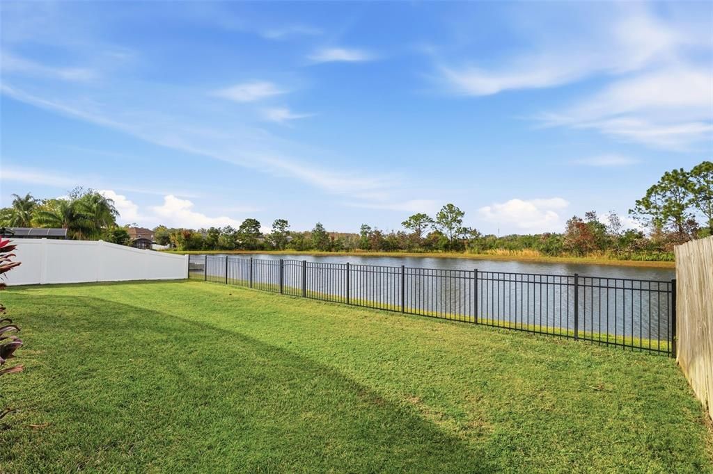 На продажу: $595,000 (4 спален, 3 ванн, 3310 Квадратных фут)