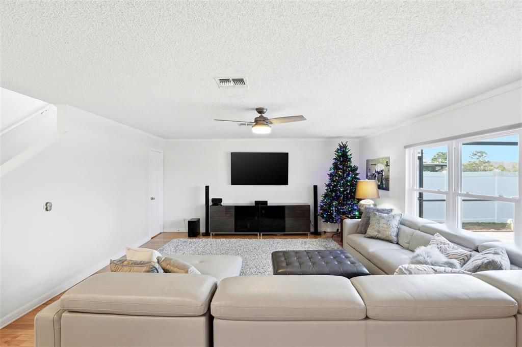 На продажу: $595,000 (4 спален, 3 ванн, 3310 Квадратных фут)