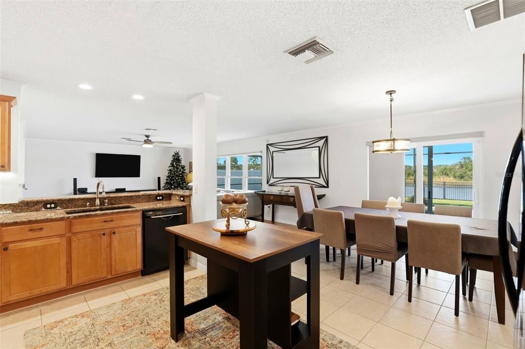 На продажу: $595,000 (4 спален, 3 ванн, 3310 Квадратных фут)