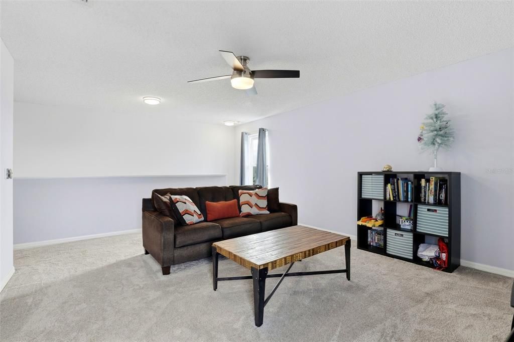 На продажу: $595,000 (4 спален, 3 ванн, 3310 Квадратных фут)