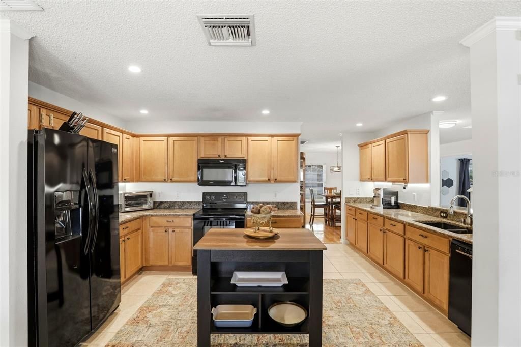 На продажу: $595,000 (4 спален, 3 ванн, 3310 Квадратных фут)