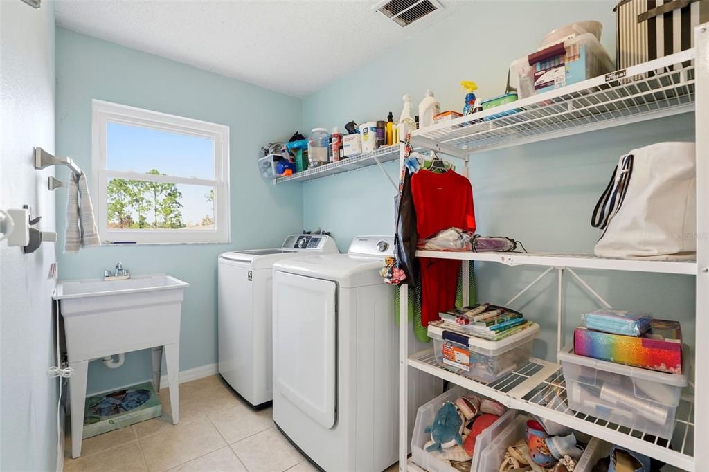 На продажу: $595,000 (4 спален, 3 ванн, 3310 Квадратных фут)