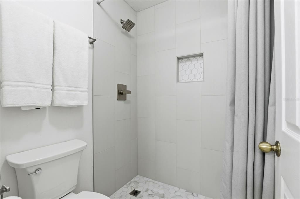 На продажу: $595,000 (4 спален, 3 ванн, 3310 Квадратных фут)