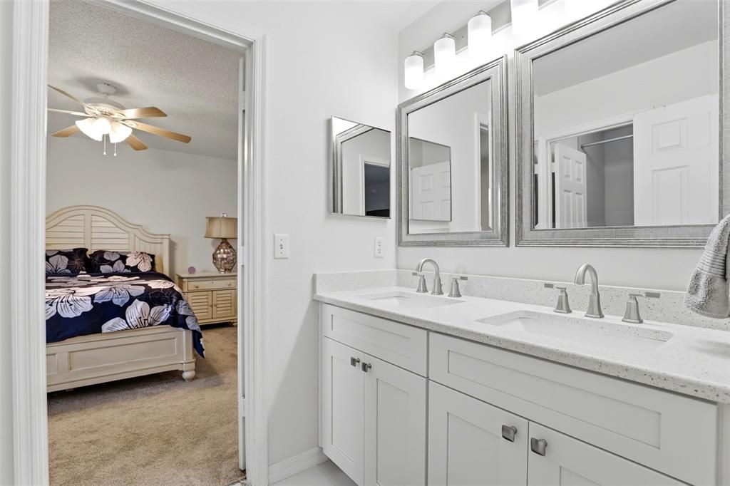 На продажу: $595,000 (4 спален, 3 ванн, 3310 Квадратных фут)