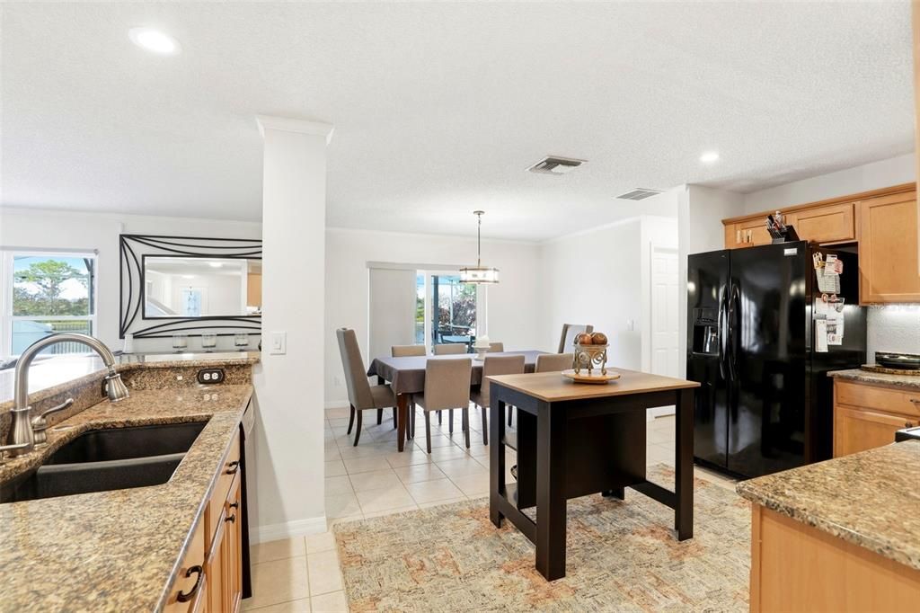 На продажу: $595,000 (4 спален, 3 ванн, 3310 Квадратных фут)