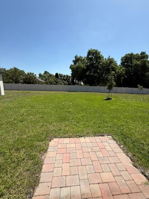 For Rent: $2,450 (4 beds, 2 baths, 2343 Square Feet)