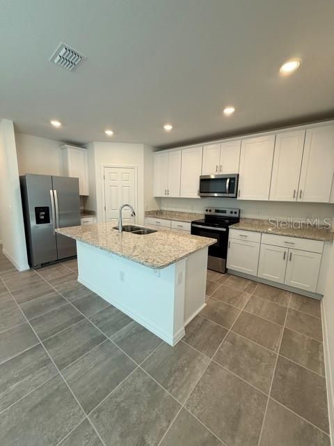 For Rent: $2,450 (4 beds, 2 baths, 2343 Square Feet)