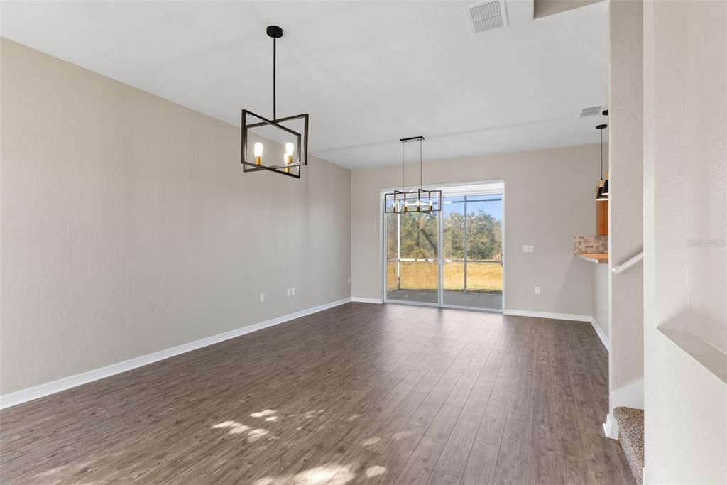 For Sale: $215,000 (3 beds, 2 baths, 1468 Square Feet)