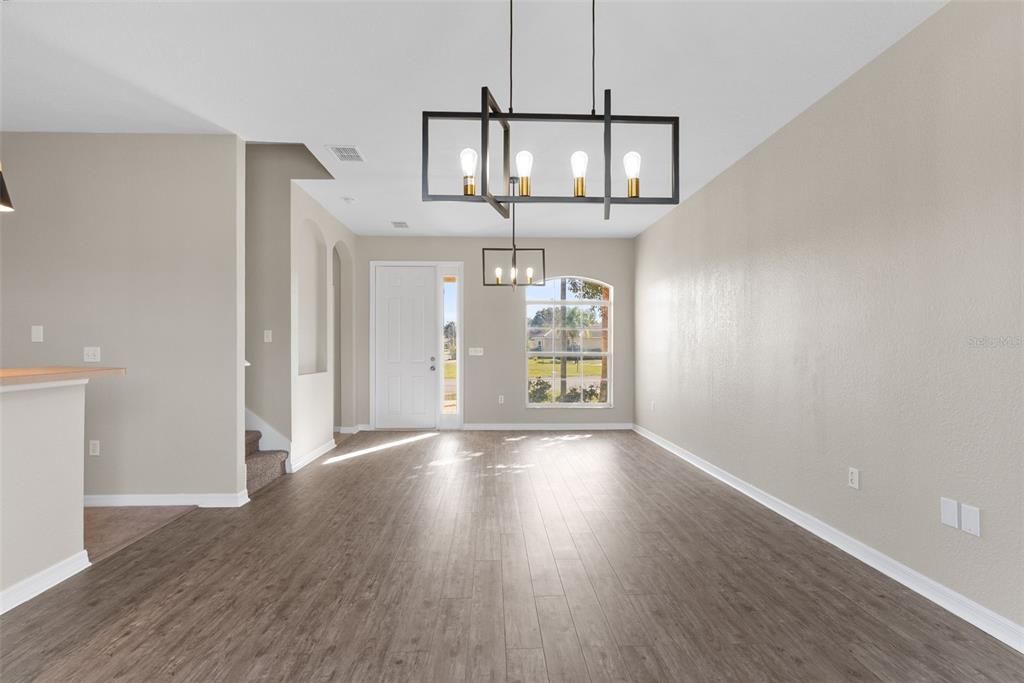 For Sale: $215,000 (3 beds, 2 baths, 1468 Square Feet)