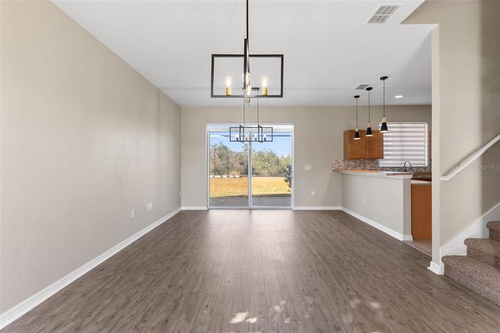 For Sale: $215,000 (3 beds, 2 baths, 1468 Square Feet)