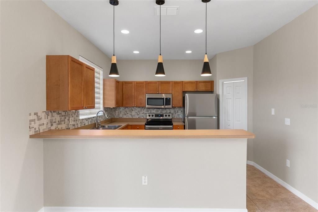 For Sale: $215,000 (3 beds, 2 baths, 1468 Square Feet)