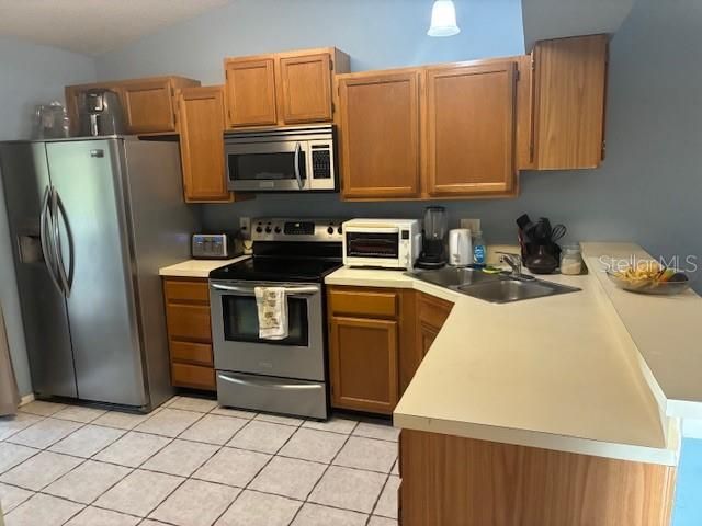 待售: $205,000 (2 贝兹, 2 浴室, 919 平方英尺)