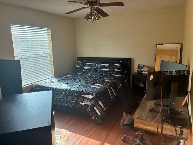 待售: $205,000 (2 贝兹, 2 浴室, 919 平方英尺)