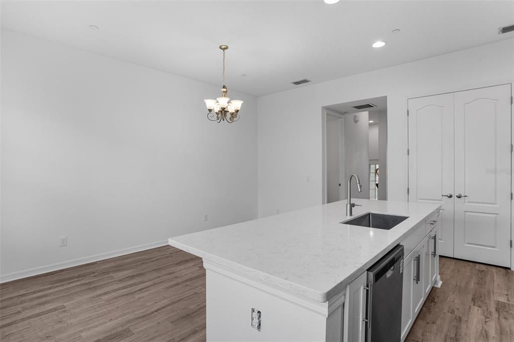 На продажу: $435,000 (3 спален, 3 ванн, 1724 Квадратных фут)