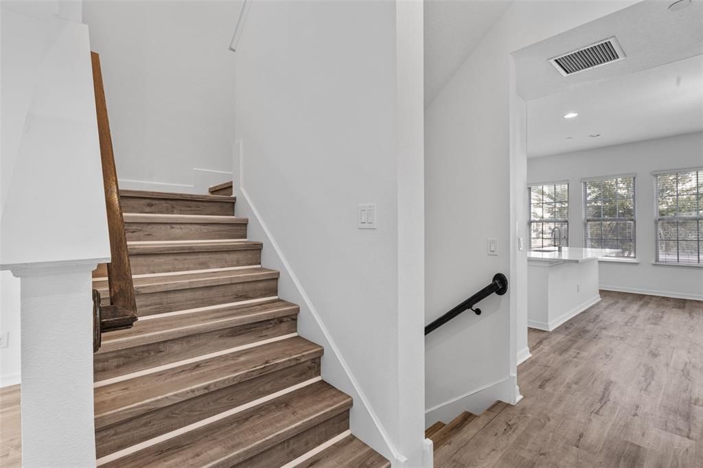 На продажу: $435,000 (3 спален, 3 ванн, 1724 Квадратных фут)