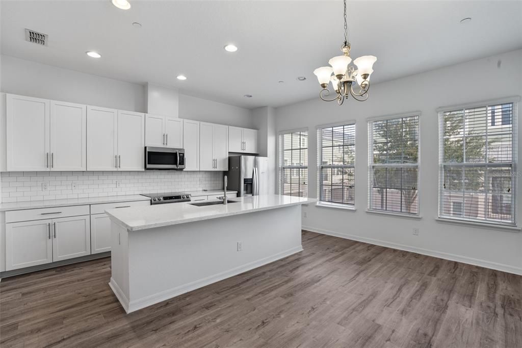 На продажу: $435,000 (3 спален, 3 ванн, 1724 Квадратных фут)