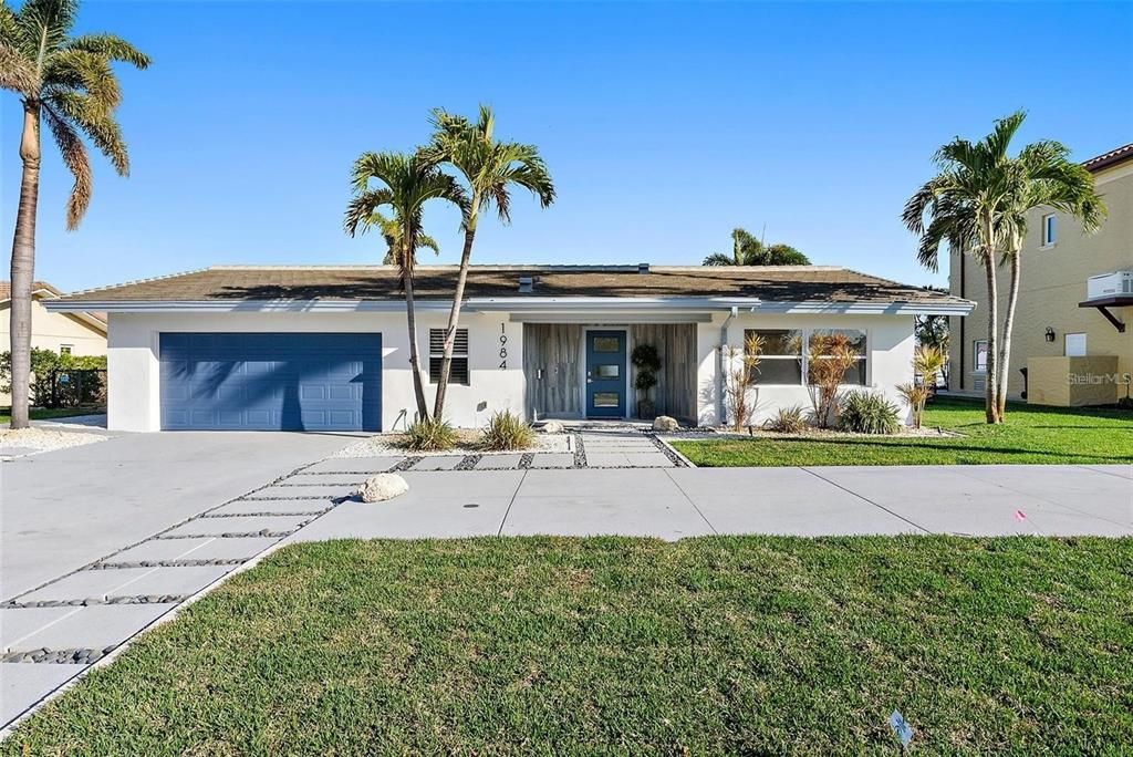 For Sale: $1,385,000 (4 beds, 2 baths, 2005 Square Feet)