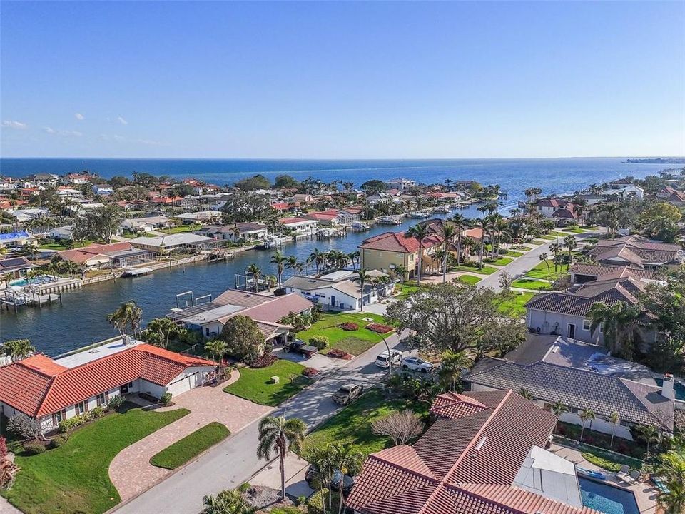 For Sale: $1,385,000 (4 beds, 2 baths, 2005 Square Feet)