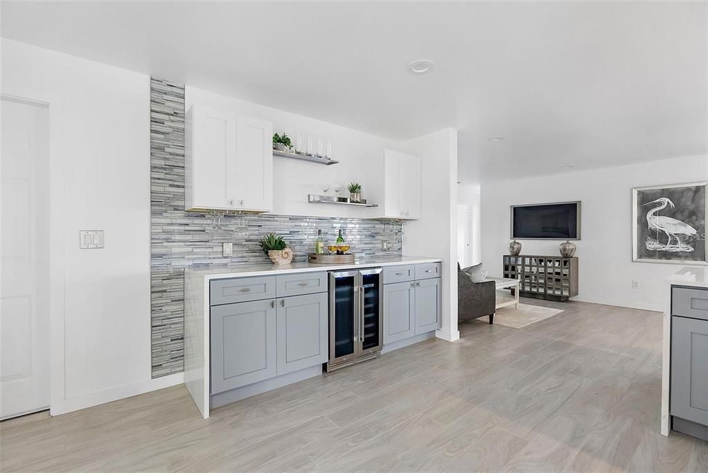 For Sale: $1,385,000 (4 beds, 2 baths, 2005 Square Feet)