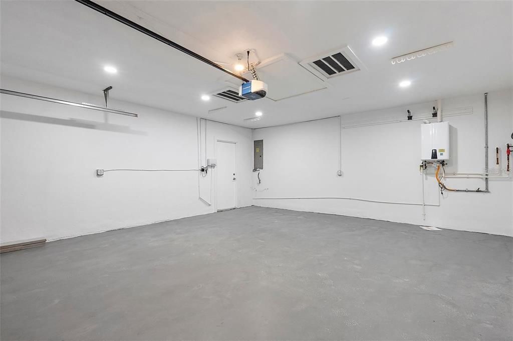 For Sale: $1,385,000 (4 beds, 2 baths, 2005 Square Feet)