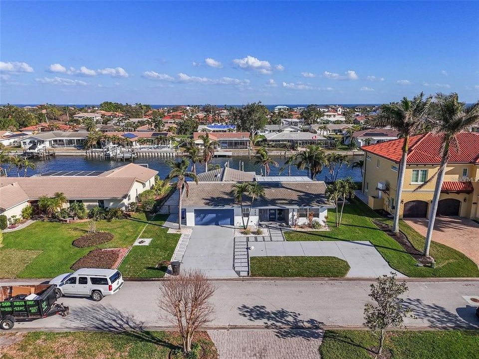 For Sale: $1,385,000 (4 beds, 2 baths, 2005 Square Feet)