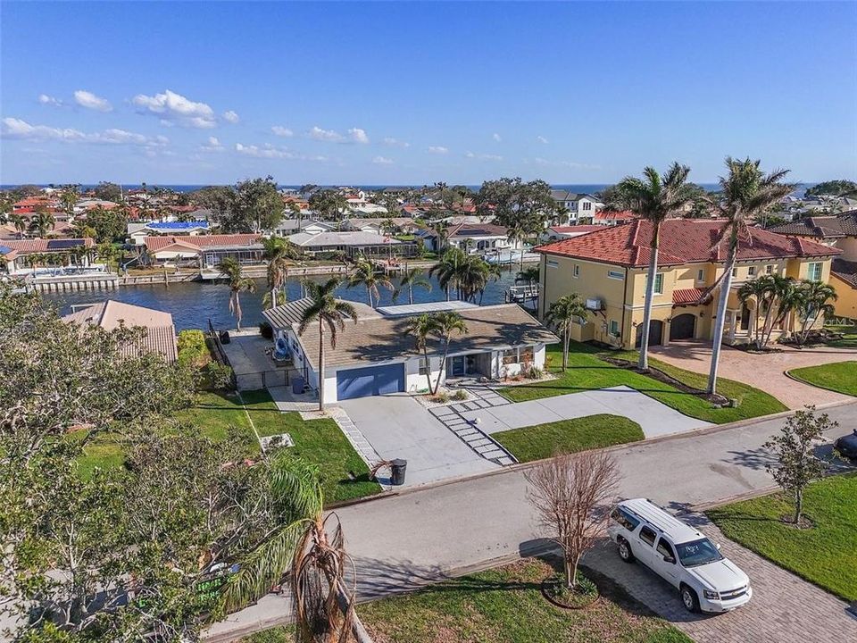 For Sale: $1,385,000 (4 beds, 2 baths, 2005 Square Feet)