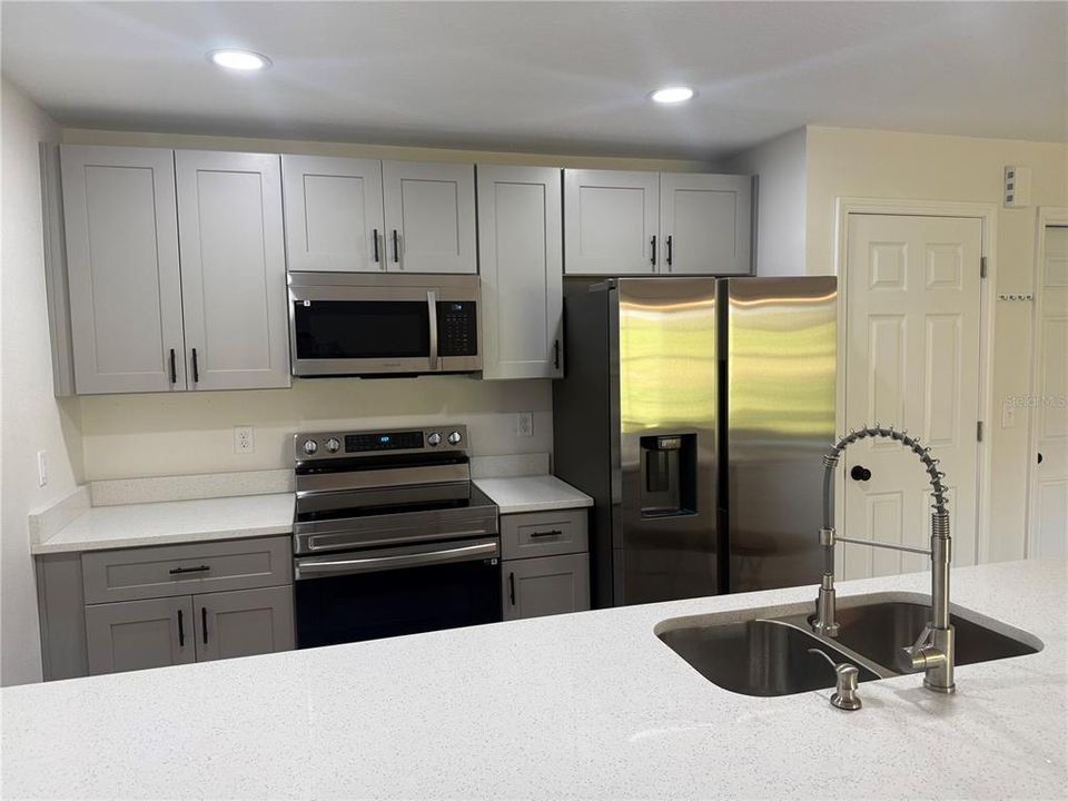 В аренду: $1,850 (3 спален, 2 ванн, 1428 Квадратных фут)