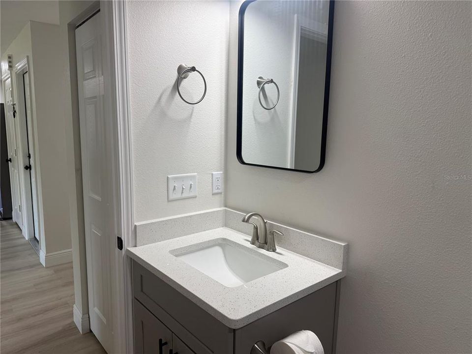 В аренду: $1,850 (3 спален, 2 ванн, 1428 Квадратных фут)