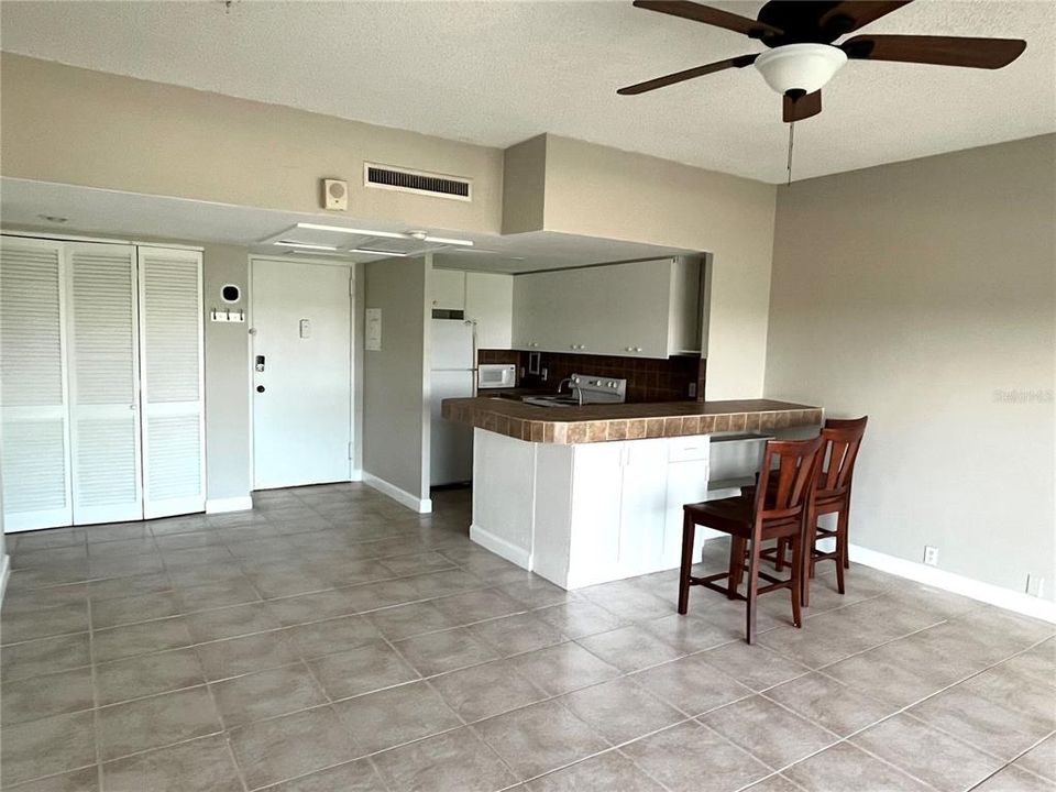 待售: $299,000 (0 贝兹, 1 浴室, 507 平方英尺)