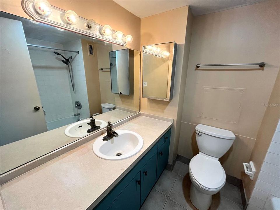 待售: $299,000 (0 贝兹, 1 浴室, 507 平方英尺)