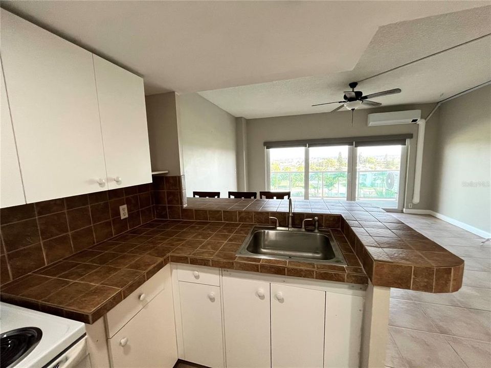 待售: $299,000 (0 贝兹, 1 浴室, 507 平方英尺)