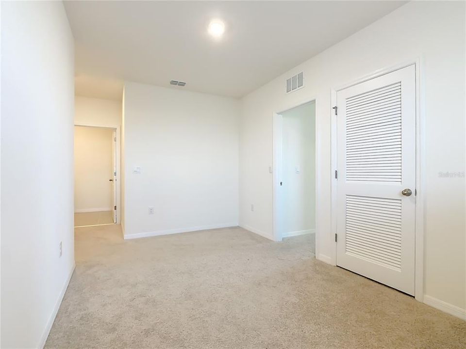 For Rent: $2,500 (5 beds, 3 baths, 2447 Square Feet)