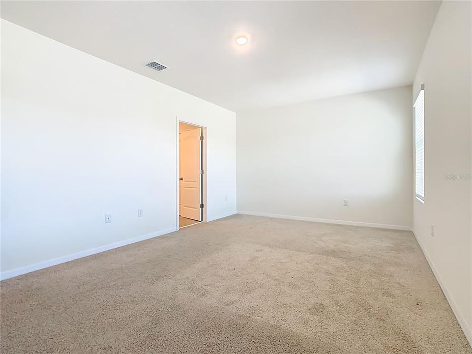 For Rent: $2,500 (5 beds, 3 baths, 2447 Square Feet)