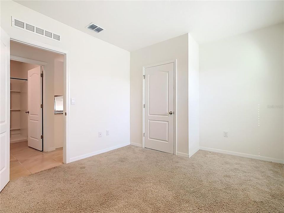 For Rent: $2,500 (5 beds, 3 baths, 2447 Square Feet)