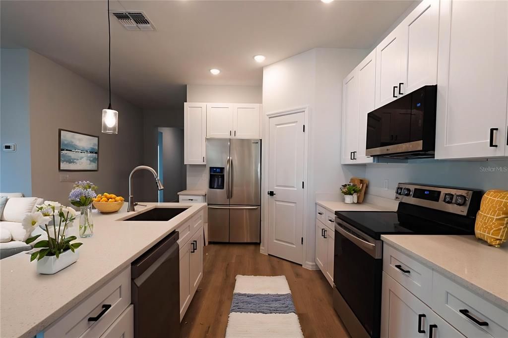 For Sale: $345,000 (3 beds, 2 baths, 1543 Square Feet)