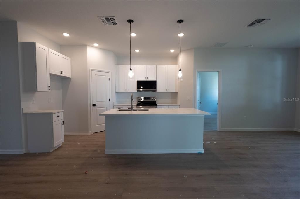 For Sale: $345,000 (3 beds, 2 baths, 1543 Square Feet)