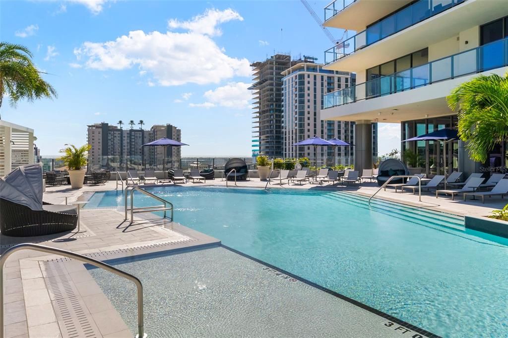 En Venta: $2,000,000 (3 camas, 3 baños, 2637 Pies cuadrados)