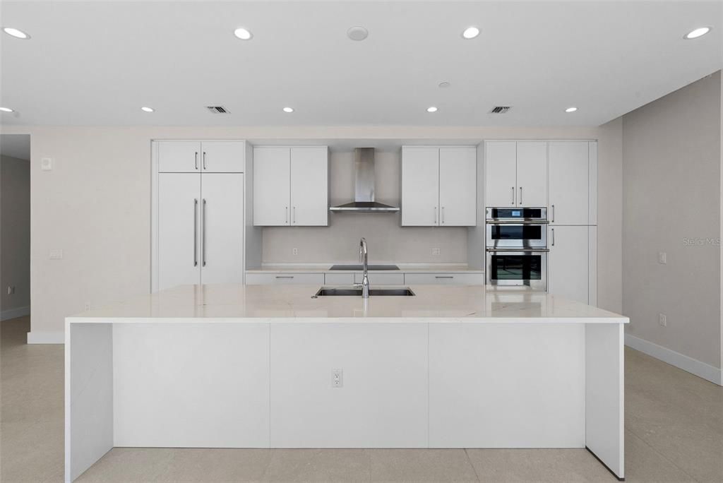 En Venta: $2,000,000 (3 camas, 3 baños, 2637 Pies cuadrados)