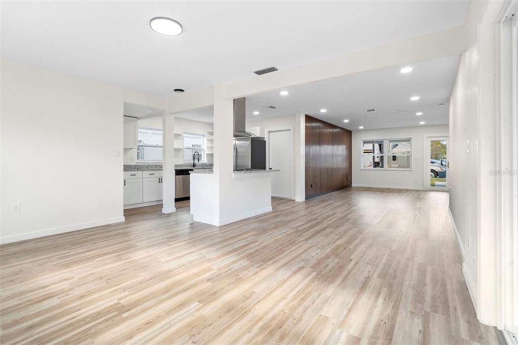 En Venta: $339,000 (4 camas, 2 baños, 1529 Pies cuadrados)