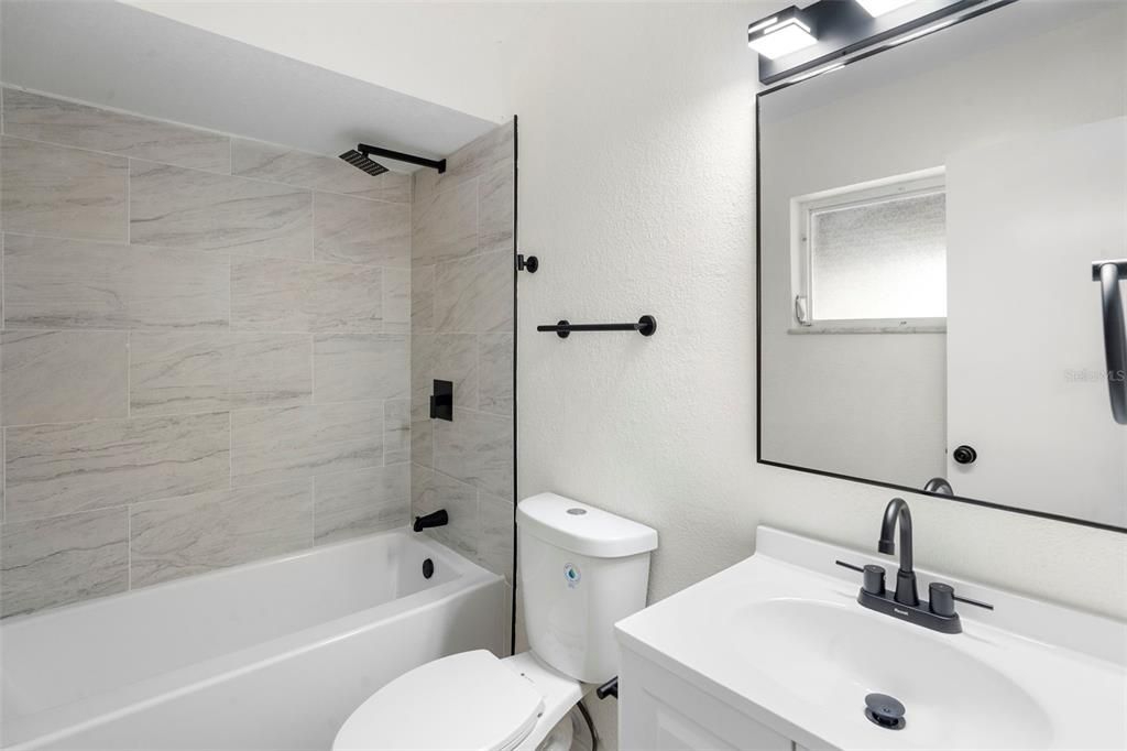 En Venta: $339,000 (4 camas, 2 baños, 1529 Pies cuadrados)