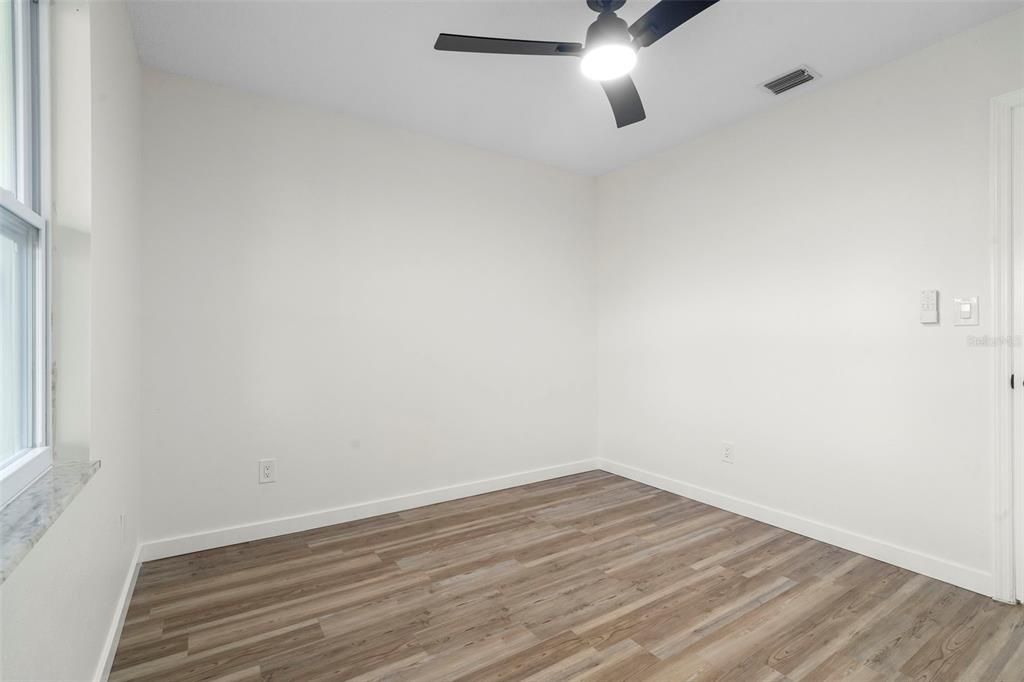 En Venta: $339,000 (4 camas, 2 baños, 1529 Pies cuadrados)