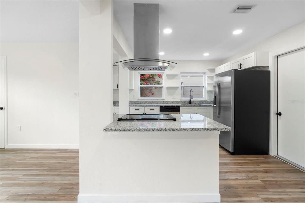 En Venta: $339,000 (4 camas, 2 baños, 1529 Pies cuadrados)