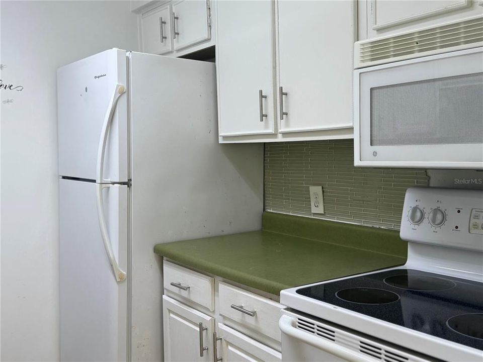 For Rent: $1,250 (1 beds, 1 baths, 760 Square Feet)