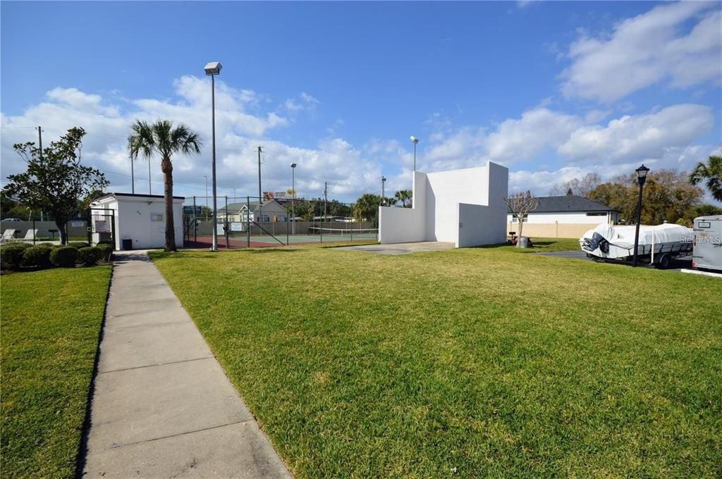 For Rent: $1,250 (1 beds, 1 baths, 760 Square Feet)