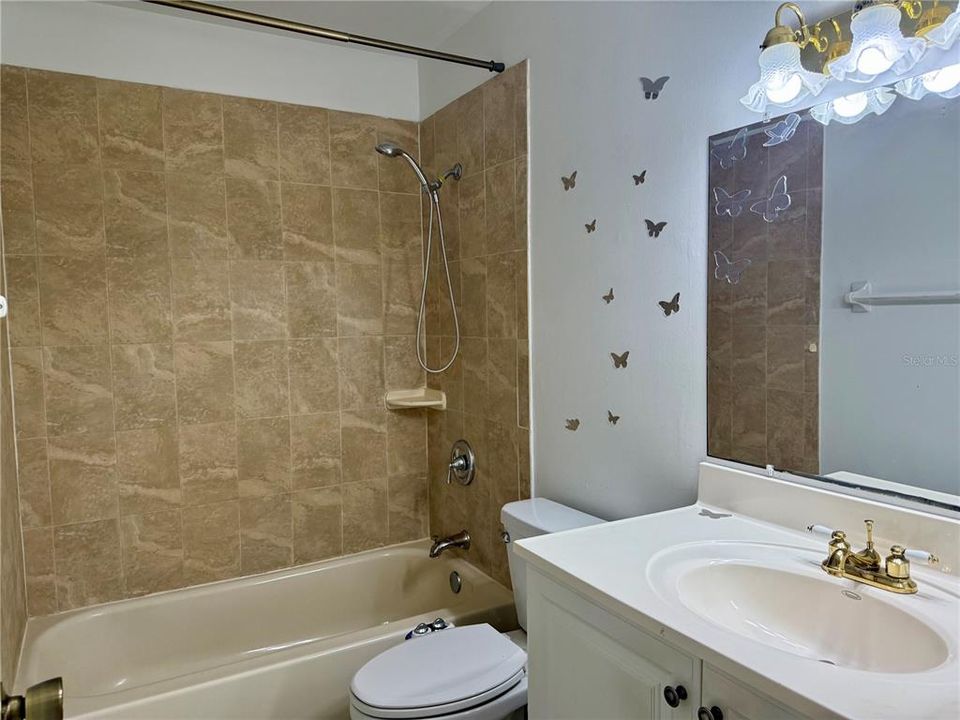 For Rent: $1,250 (1 beds, 1 baths, 760 Square Feet)