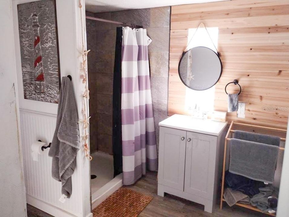 For Sale: $113,900 (3 beds, 1 baths, 924 Square Feet)