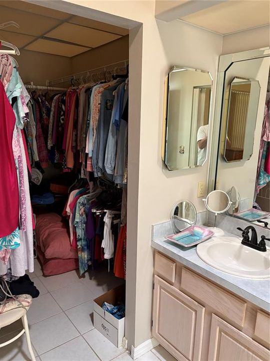 На продажу: $325,000 (2 спален, 2 ванн, 1786 Квадратных фут)